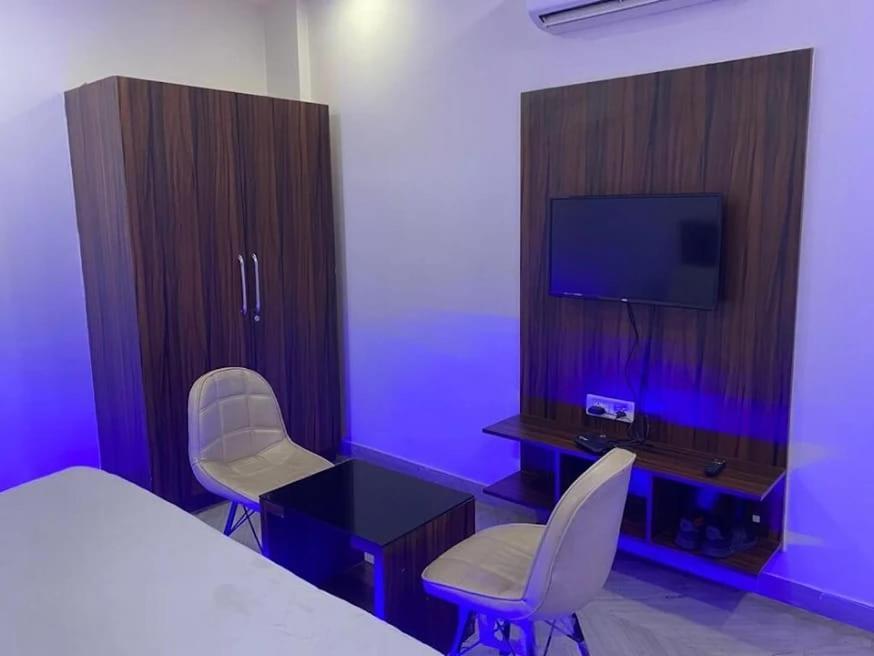 Hotel Max Nuova Delhi Esterno foto
