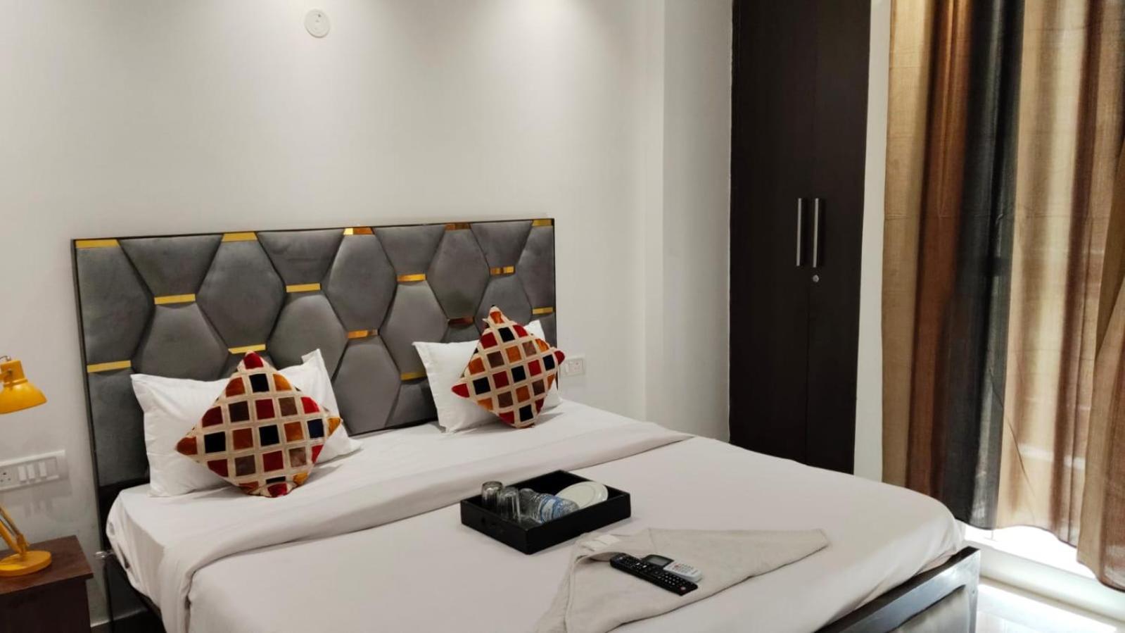Hotel Max Nuova Delhi Esterno foto